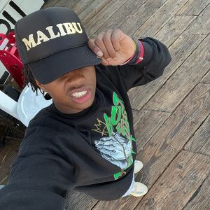 Meet your Posher, Travien